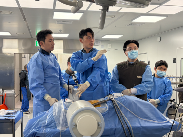 박성철 원장, 척추내시경 수술 교육 나서… 안전한 최소침습 수술 노하우 전수