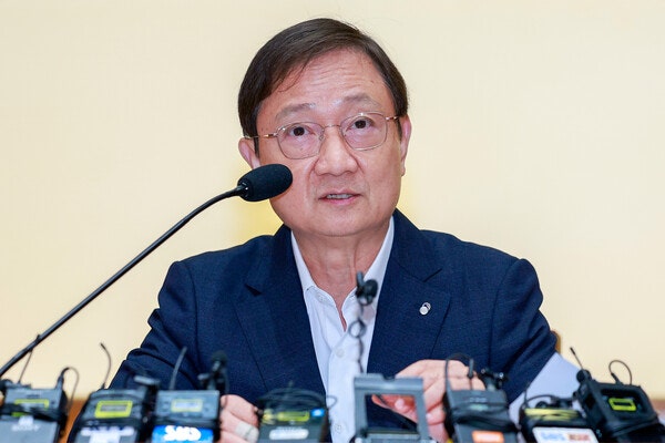 "드러누워서라도 막았어야"…금감원장, 14조 삼전·하닉 레버리지 직격