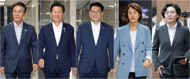 ▲더불어민주당 8·17 전당대회에서 당 대표 경선에 출마한 김민석 전 총리(왼쪽부터), 정청래 전 대표, 송영길 의원, 고민정 의원이 14일 국회에서 열린 의원총회에 참석하고 있다. 같은 시각 김보미 전 강진군의원은