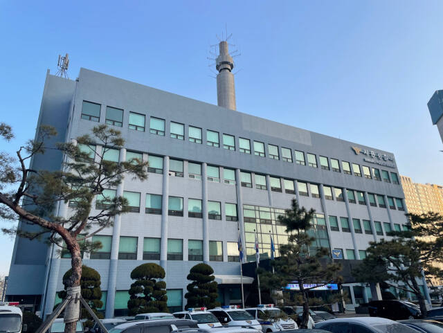 [속보] 식당서 밥 먹다 "마약 할래" 대화에 덜미…20대 외국인 체포