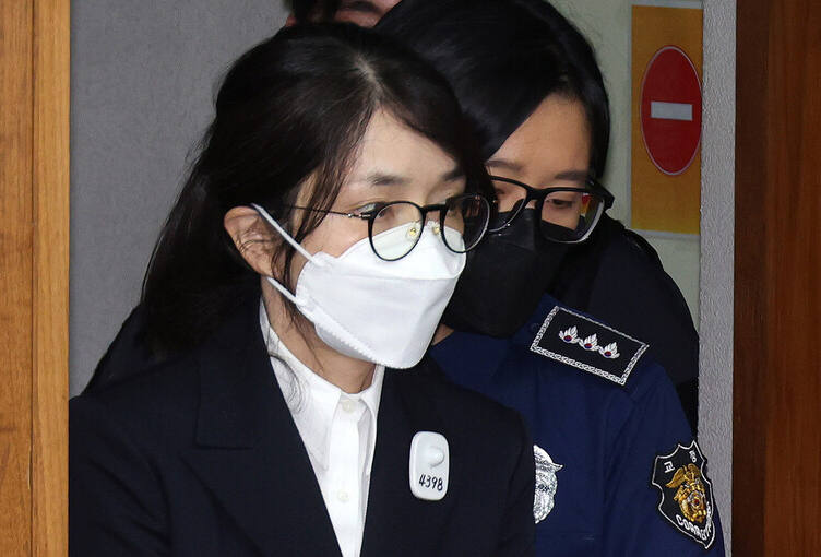 [속보] 김건희 “몸 상태 안 좋아 치료받고 싶다”...추가 구속 심문서 직접 호소