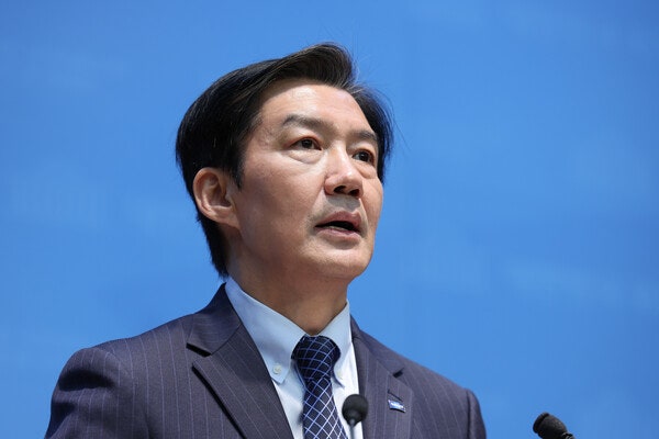 조국 전 조국혁신당 대표가 지난달 20일 국회 소통관에서 6·3 지방선거 관련 기자회견을 진행하고 있다. photo 뉴스1