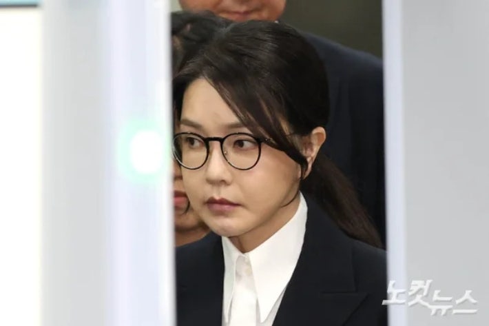 [속보]31일 구속만료 김건희…특검, 대법원에 추가 영장발부 요청