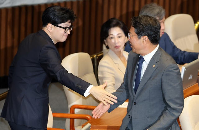 [속보] “무슨 처 어디야? 과장선에서 막혀? 알았어”…한동훈, ‘김승원 녹취’ 추가 공개