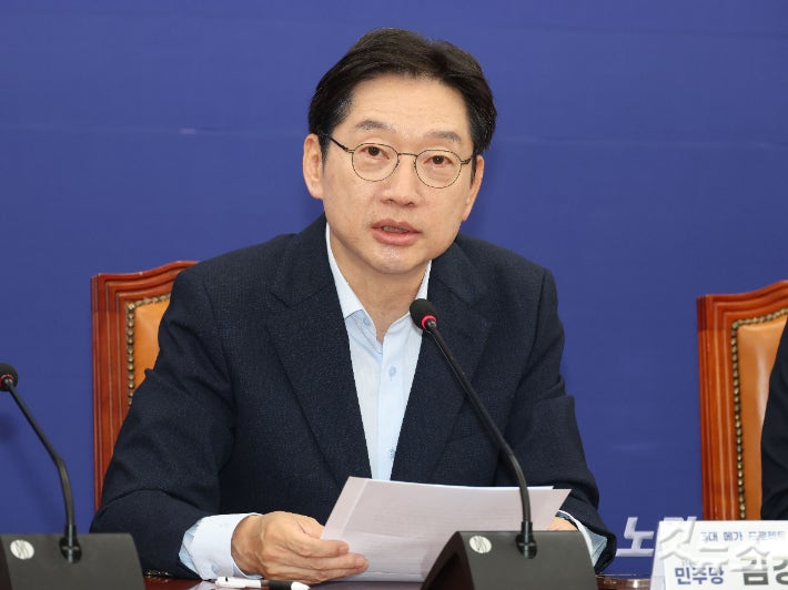 황진환 기자