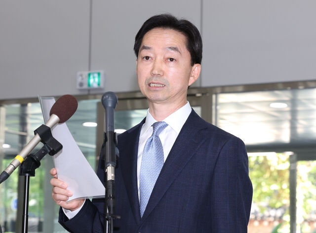 김지용 중대범죄수사청장 후보자가 2일 인사청문회 준비 사무실이 마련된 정부서울청사 창성동 별관에서 현안과 관련한 입장을 밝히고 있다. 연합뉴스