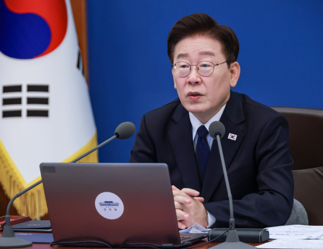 [속보] 李대통령 “노동자 출신이라고 노조 편만 들지 않아… 노조 불법행위 점검할 것”