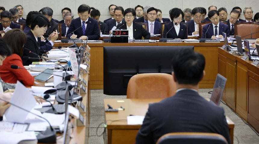 “손 떨려 진료 못 한다”…아주대 소아응급 교수 7명 사직 결정
