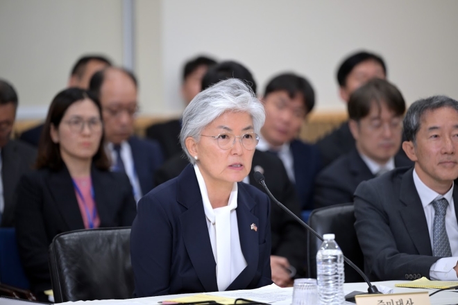 강경화 “韓美 정보공유 문제, 미국 측 기대만큼 해소 안됐다고 생각”