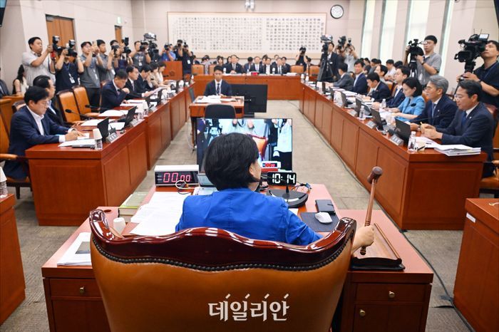 지난 27일 오전 서울 여의도 국회에서 국회 법제사법위원회 전체회의가 열리고 있다. ⓒ데일리안 홍금표 기자