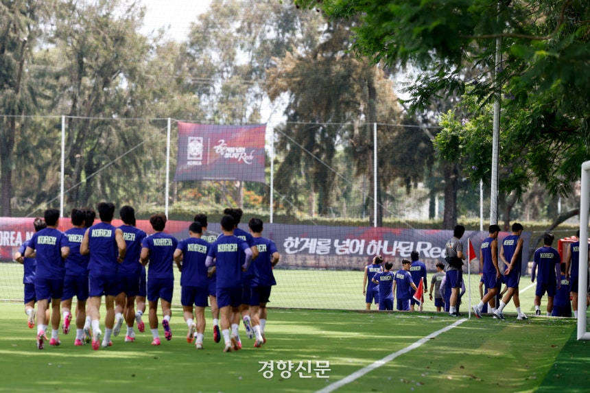 ‘얼굴보고 힘 내라’···축협이 월드컵서 ‘가족 프로그램’ 공들인 이유[여기는 과달라하라]