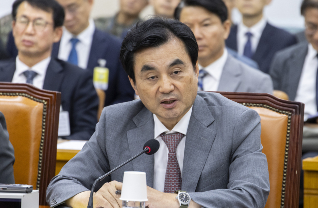 1년 2개월 만에 물러나는 안규백 "하루하루 고통의 시간...이젠 '을' 아닌 동료 의원으로"