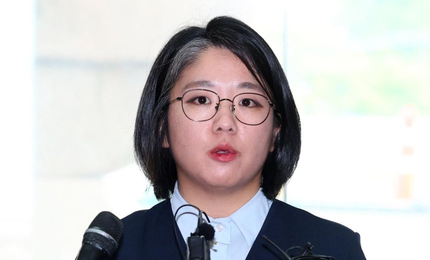 [단독] 용혜인, 남편 사무총장 임명 땐 '부부 단둘 의결'…6년간 월 300만원 급여