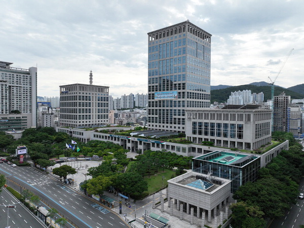 부산시청 전경. 국제신문 DB