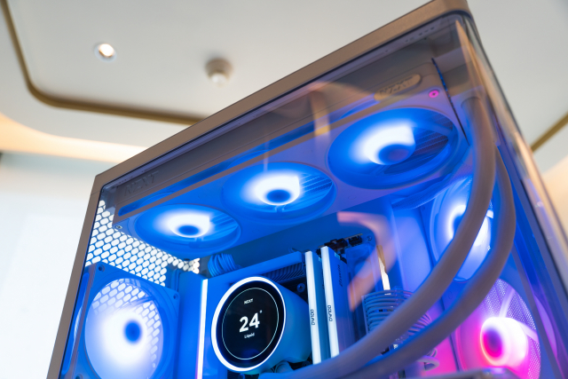 NZXT, 곡면 파노라마 PC 케이스 ‘H6’ 및 일체형 프레임 팬 ‘Ultra RGB’ 공개