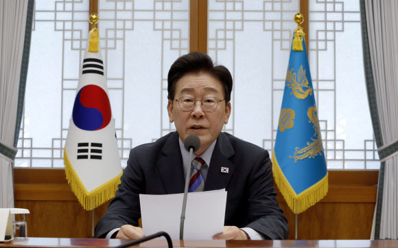 [속보] 李대통령, 국토부에 “나라 운명 달려…과감한 주택 공급” 주문