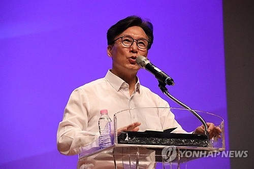 [속보] 추미애의 경기도 ‘DMZ다큐영화제’ 축소에…김민석 “계약파기, 문제 있다”