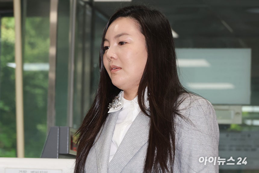 300억원대 사기 혐의를 받는 차가원 피아크그룹 회장 겸 원헌드레드 대표가 3일 오전 서울 서초구 서울중앙지방법원에서 열린 구속 전 피의자 심문(영장실질심사)에 출석하고 있다. 2026.08.03 [사진=사진공동취재