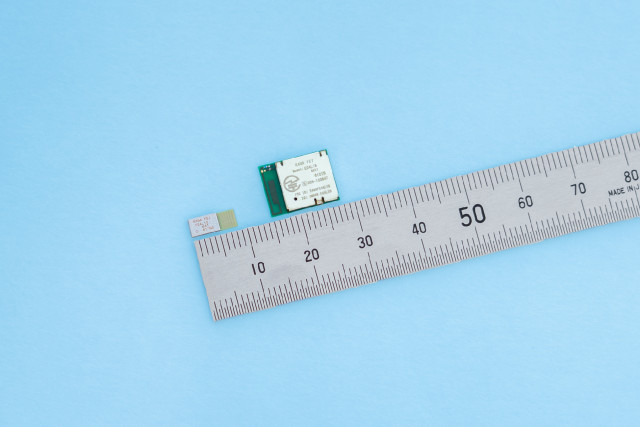 ES4L15MA1(왼쪽)과 EC4L15MA1(오른쪽) 모듈 샘플