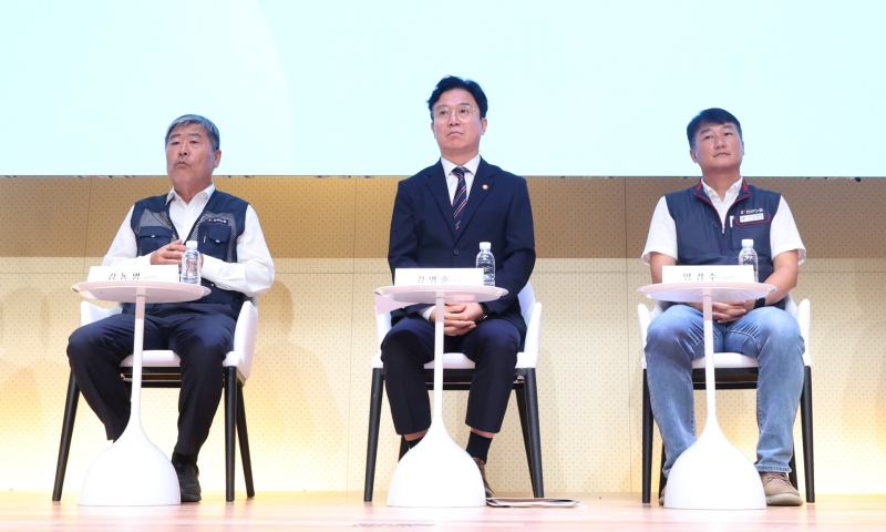 [속보] 민주노총, 메가특구 사회적 대화 참여키로…코로나19 이후 6년만