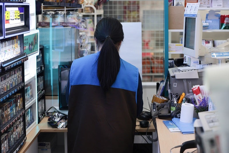 최저임금을 업종별로 차등 적용해야 한다는 주장이 나왔다.[사진 | 뉴시스]