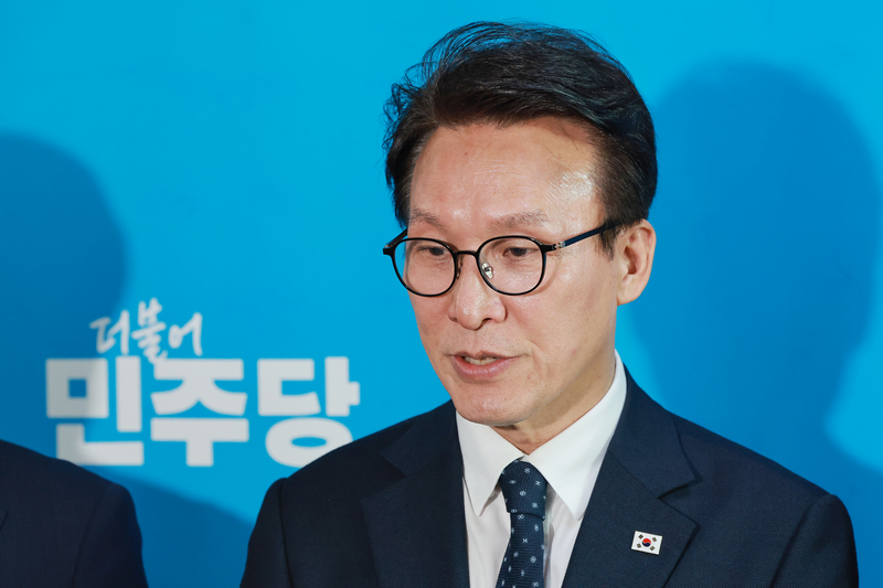 [속보] 김민석 "대통령 개헌 의지 여러번 피력…진지한 논의로 전환할 때"