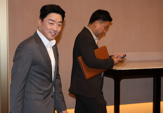 '친청계' 강경파의 이념투쟁?…강훈식 '중도확장론' 비판하며 "전당대회 빠져라"