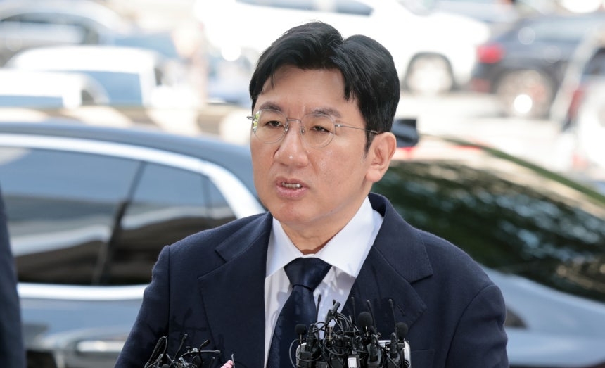 [속보] 하이브 방시혁 ‘사기적 부정거래’ 불구속 송치