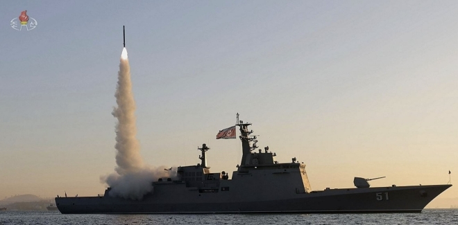 [속보] 北 “동해서 잠수함발사 전략순항미사일 2종 시험발사”