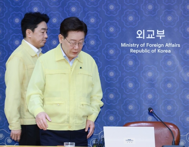 [속보] 한동훈 “‘헌법재판관 미임명 한덕수’ 특검 구형처럼, ‘대법관 재제청’ 李 최소 징역 5년”