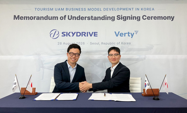 왼쪽부터 토모히로 후쿠자와(Tomohiro Fukuzawa) 스카이드라이브 창립자 겸 CEO, 김동우 버티 CEO