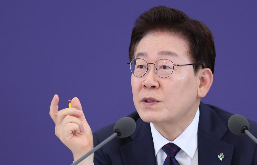 이재명 대통령이 26일 청와대에서 열린 미래 新안보 혁신기업 육성 전략회의에서 발언을 하고 있다. 2026.6.26 ⓒ 뉴스1 이재명 기자