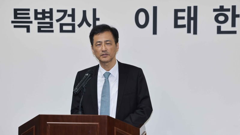 [속보]선관위 특검 "법원, 고위법관 수사 확대에 압수수색 불허"…영장 재청구 배수진