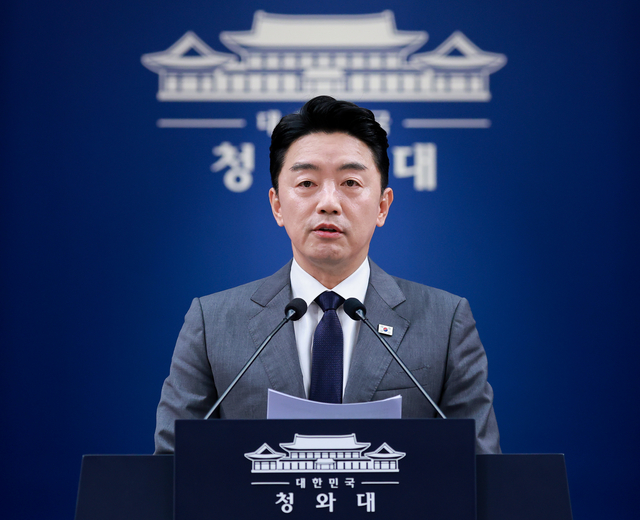 [속보]용혜인·김승원 낙마에…강훈식 비서실장, 사의 표명