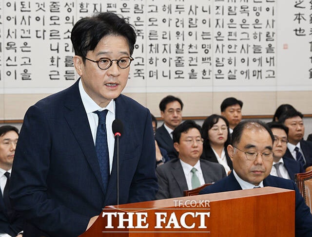 이창수 서울중앙지검장이 18일 오전 서울 여의도 국회에서 열린 법제사법위원회의 서울고검·서울중앙지검 등에 대한 국정감사에 참석해 업무보고를 하고 있다./더팩트 DB