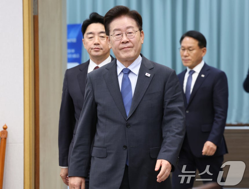 이재명 대통령이 지난 11일 청와대에서 열린 수석보좌관회의에 입장하고 있다. 2026.9.11 ⓒ 뉴스1 허경 기자