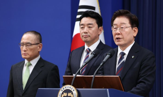 [속보] 李 “주식시장 양극화, 심각한 자산 양극화 불러…문제이고 걱정”