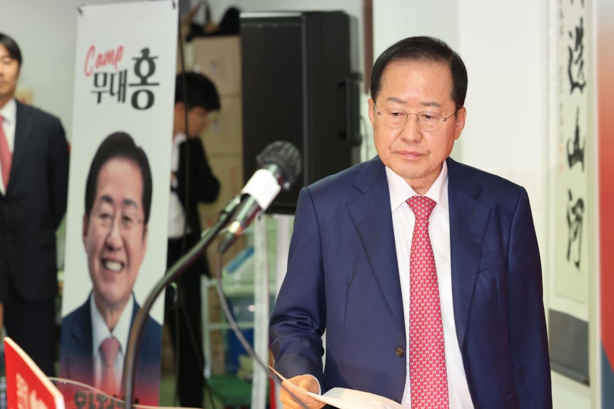 [속보] 홍준표 "내가 이재명 정부에 아부한다?...현혹되는 사람 있다는 게 아쉬워"