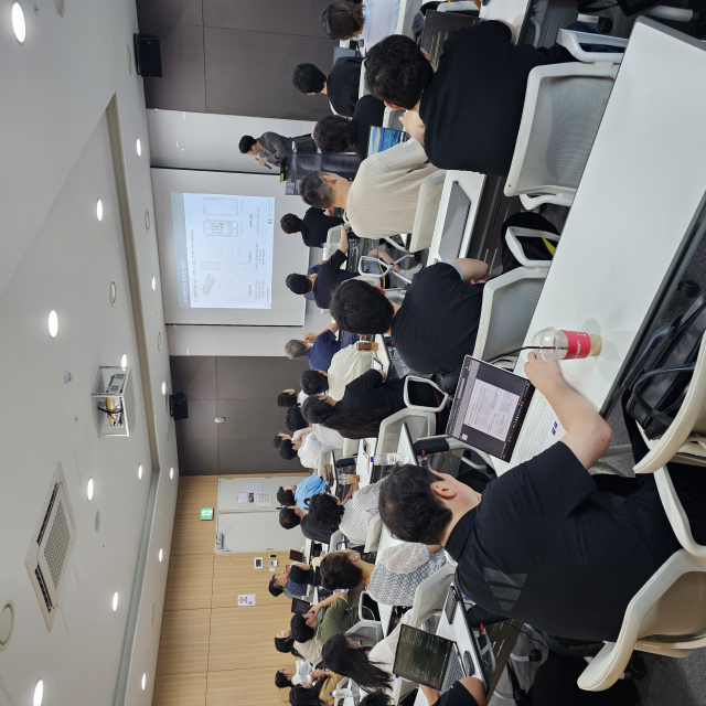 지난 7월 14~15일 경기 스타트업 원스톱 지원센터에서 진행된 ‘아이디어 컨설팅데이(경기)’ 행사의 특허·지재권 분야 집체교육 현장