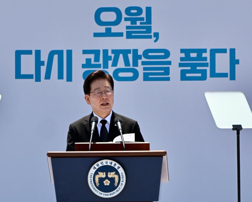 이 대통령, '스벅 5·18 탱크데이' 행사에 "저질 장사치의 막장 행태"