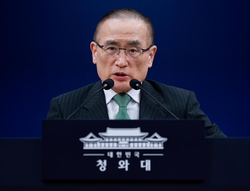 위성락 청와대 국가안보실장이 3일 춘추관에서 이재명 대통령의 나토 O 정상회의 참석 및 몽골 국빈 방문 관련 브리핑을 하고 있다. 뉴시스
