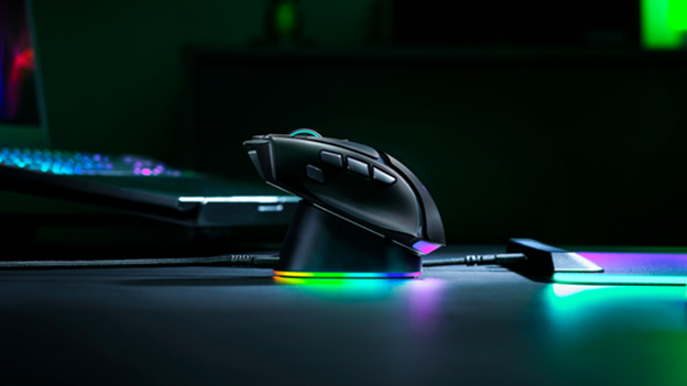 레이저 바실리스크 V4 Pro와 마우스 독 V2 Pro(Razer Basilisk V4 Pro & Mouse Dock V2 Pro)