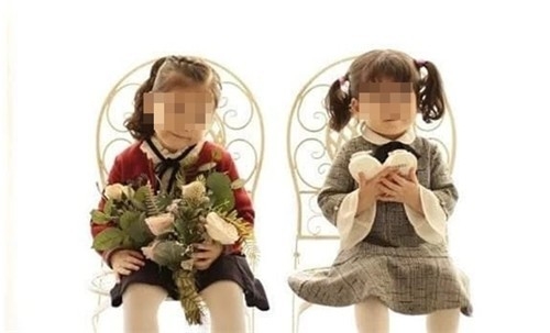 머리 부위 손상으로 사망한 A양(오른쪽)과 언니 [A양 부친 제공]