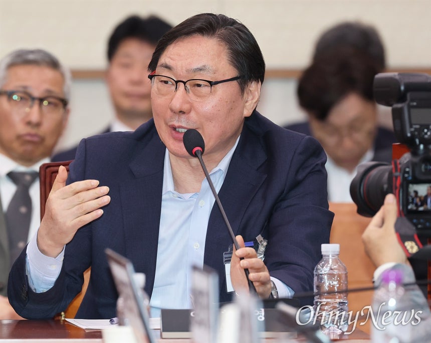 결론만 남았다... 7명의 배심원 앞에 놓인 '평결표' 살펴보니
