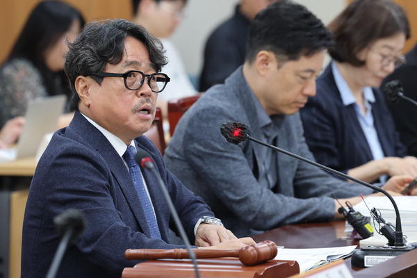 내년도 최저임금 협상 재개…소상공인-노동계 갈등 고조
