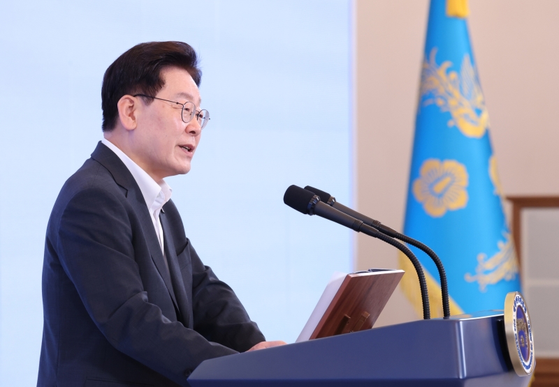 [속보]李대통령 지지도 38.9% '취임 후 최저'..."부동산 민심 악화에 대법관 논란"