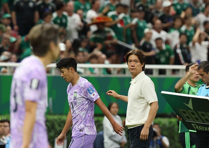 [속보]'손흥민 선발 제외' 파격 결단…홍명보호, 공격진 전면 개편