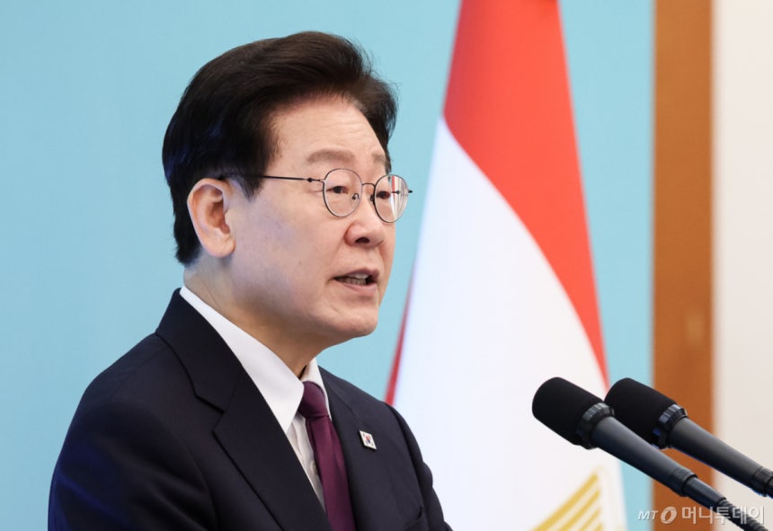 '李대통령 대구사고때 골프' 野 공세에...與 "예지력 가진 사람이 어디 있나"