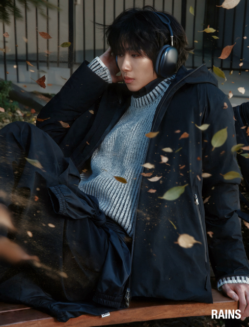 리도어 보컬 이등대 착용 RAINS ‘Sarna Puffer Jacket’