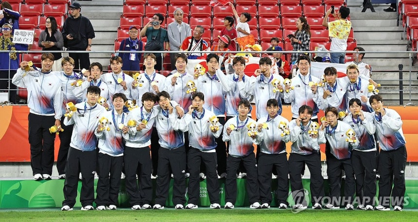 [아시안게임] "군대 안 갑니다"…금메달 축구 대표팀, 병역 관련 언행 논란